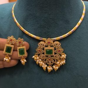 Emerald Kundan Designer Jewellery Set
